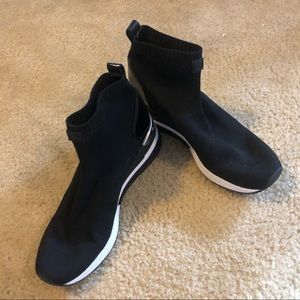 Beautiful black booties!!